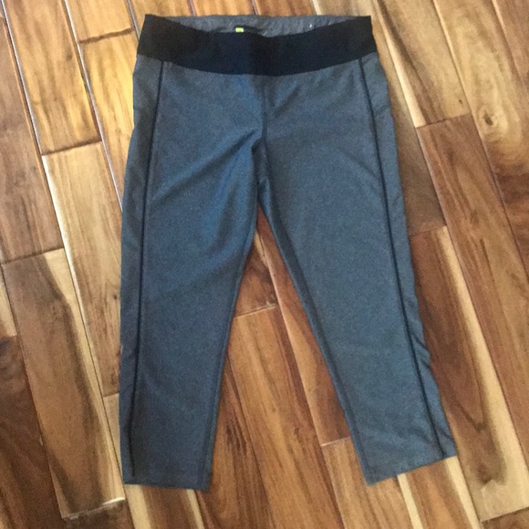 Gym Capris Bundle - Picture 2 of 8